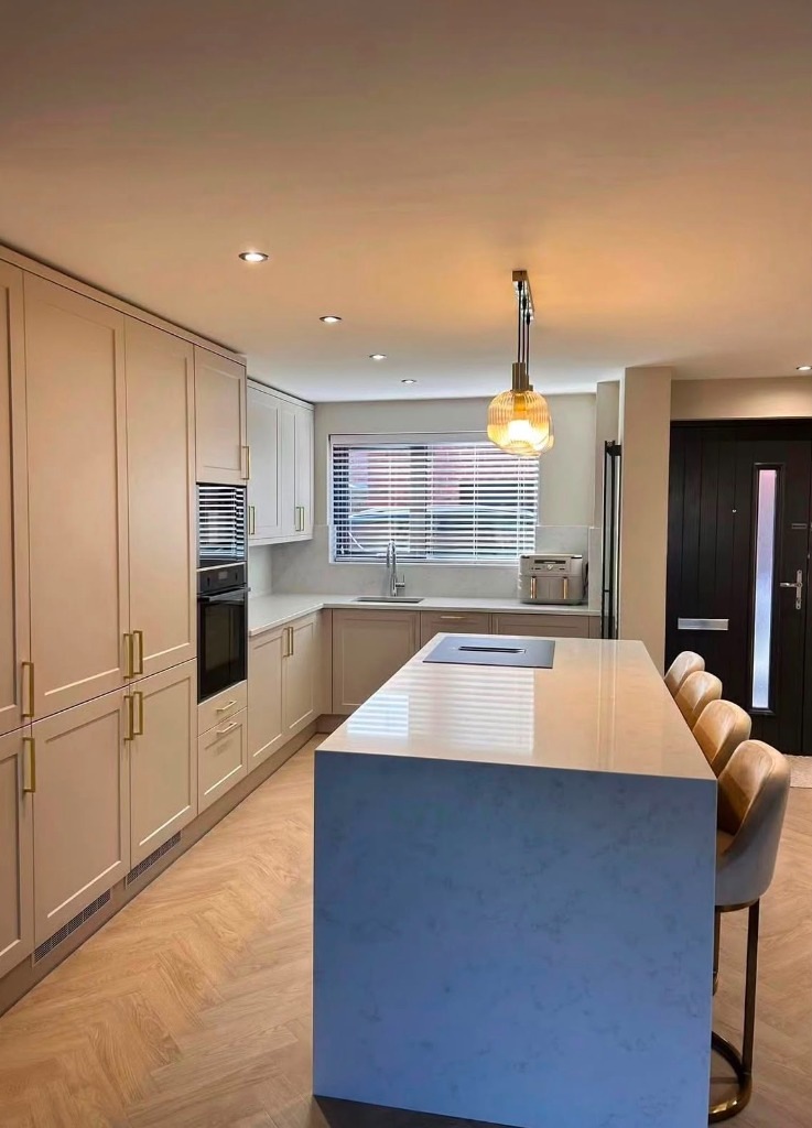 End-to-end design and build luxury Bicester kitchen refurbishment